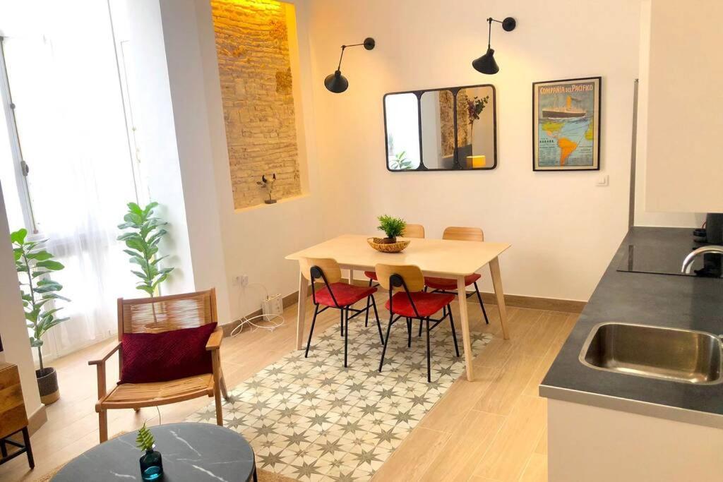 Gatu Premium Villa Libertad, Preferente Mayores De 25 Anos Y Familias Cádiz Exterior foto