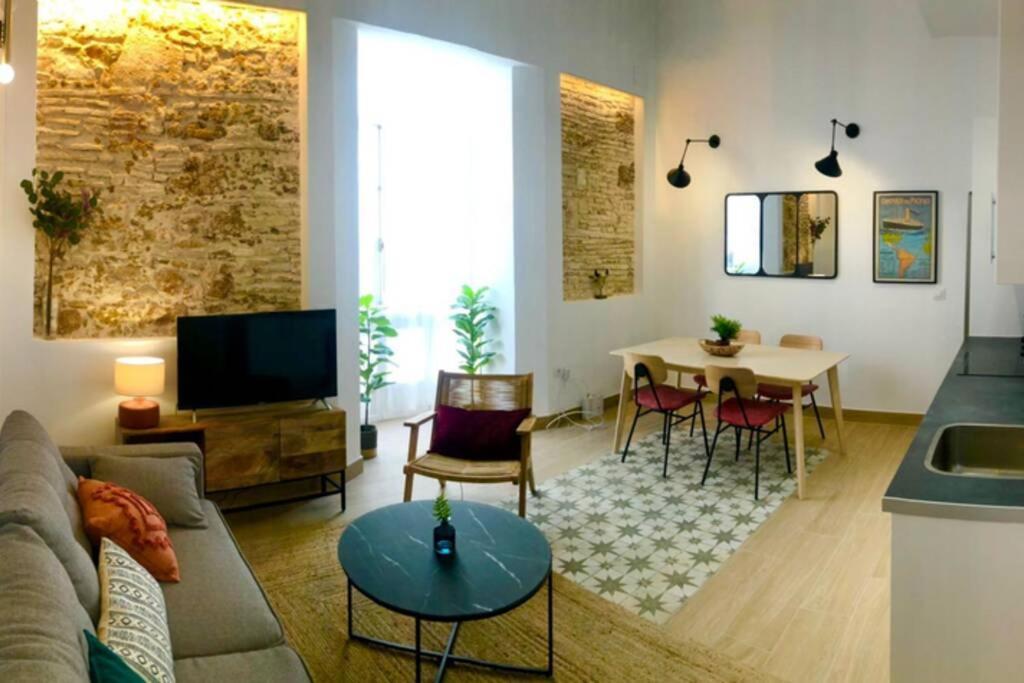 Gatu Premium Villa Libertad, Preferente Mayores De 25 Anos Y Familias Cádiz Exterior foto