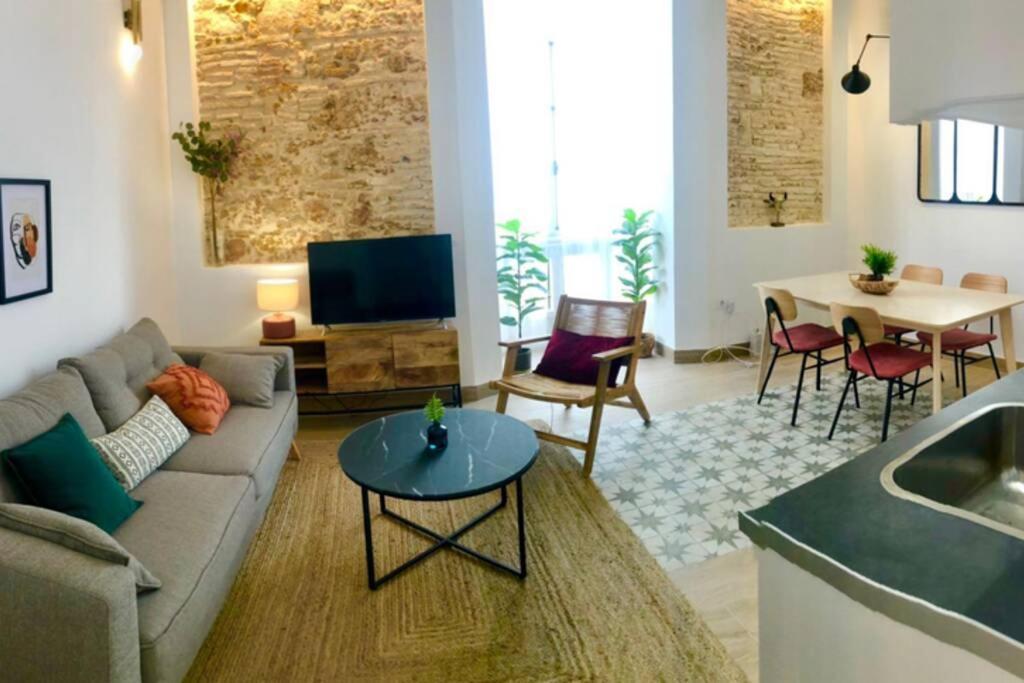 Gatu Premium Villa Libertad, Preferente Mayores De 25 Anos Y Familias Cádiz Exterior foto